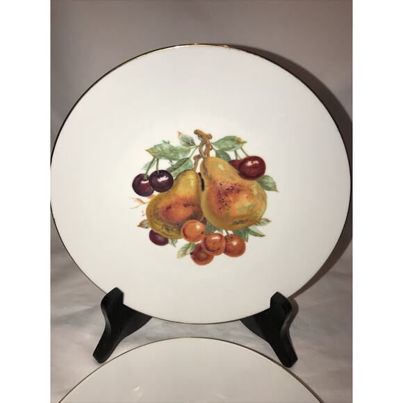 5 - Bareuther Waldsassen 7 7/8" Salad Plates Fruit/Gold Trim 131 Bavaria Germany - Picture 5 of 8